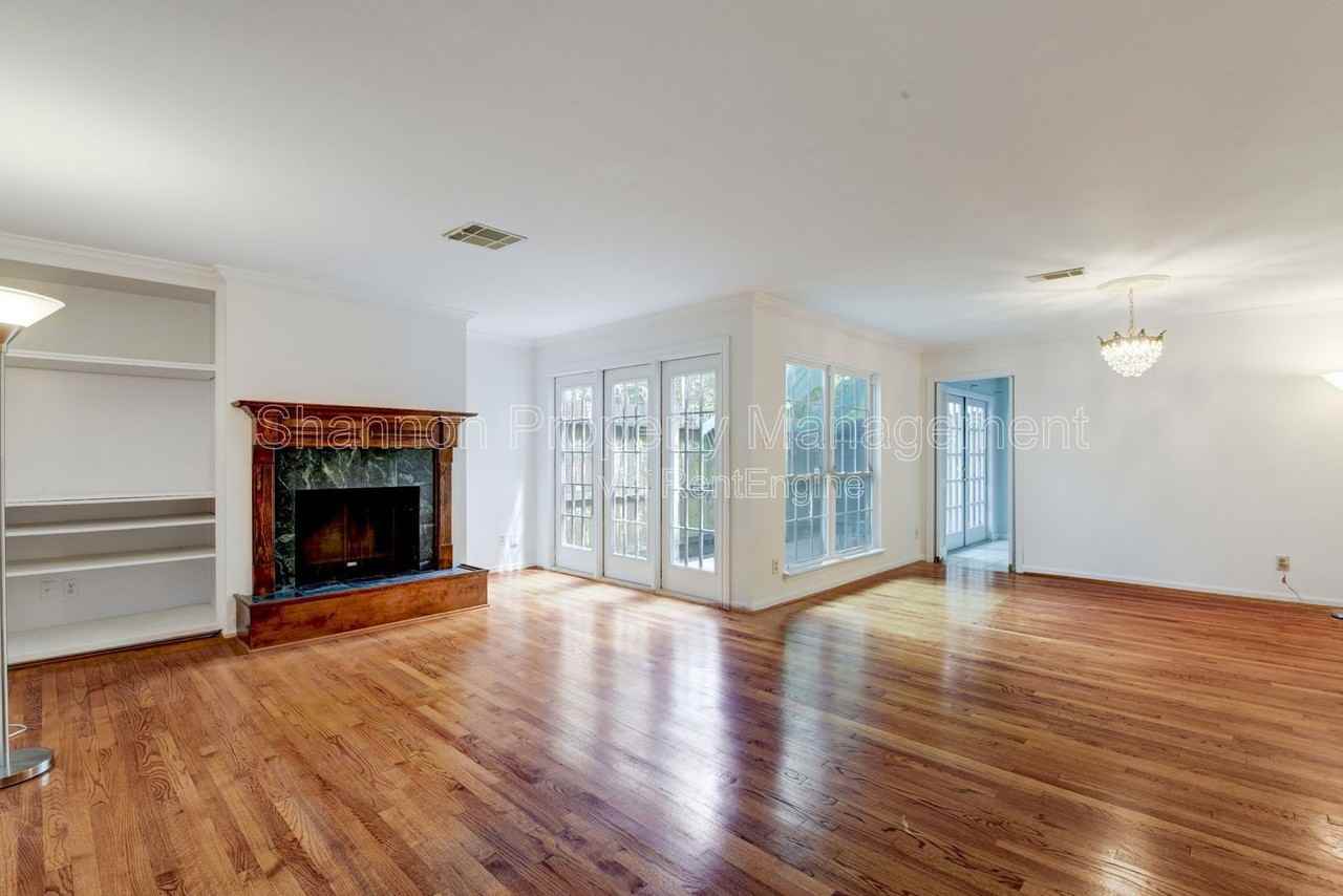 928 W Main St, Houston, TX 77006, USA