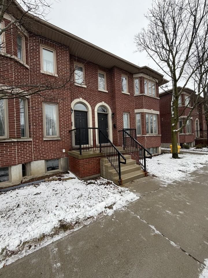 1107 Lakeshore Rd E, Mississauga, ON L5E 1E8, CAN