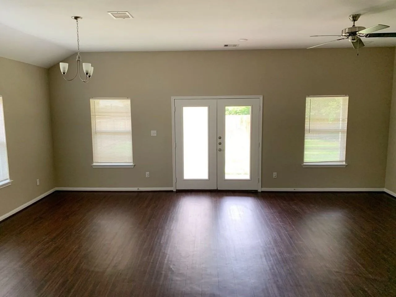21518 Little Wolf Dr, Crosby, TX 77532, USA