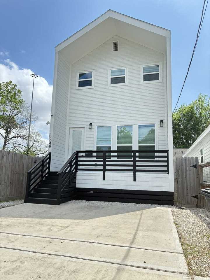 1404 E 31st St, Houston, TX 77022, USA