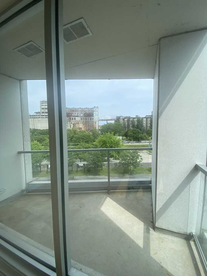 711 Rue de la Commune O, Montréal QC H3C 0P1, CAN