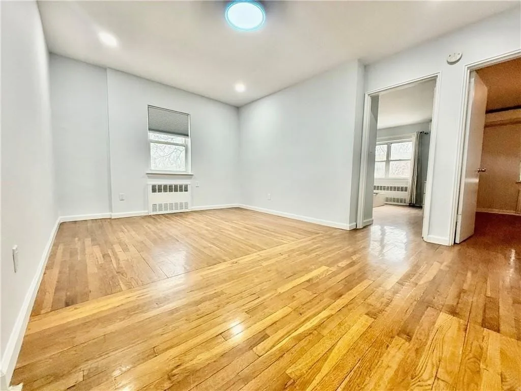8689 15th Ave, Brooklyn, NY 11228, USA