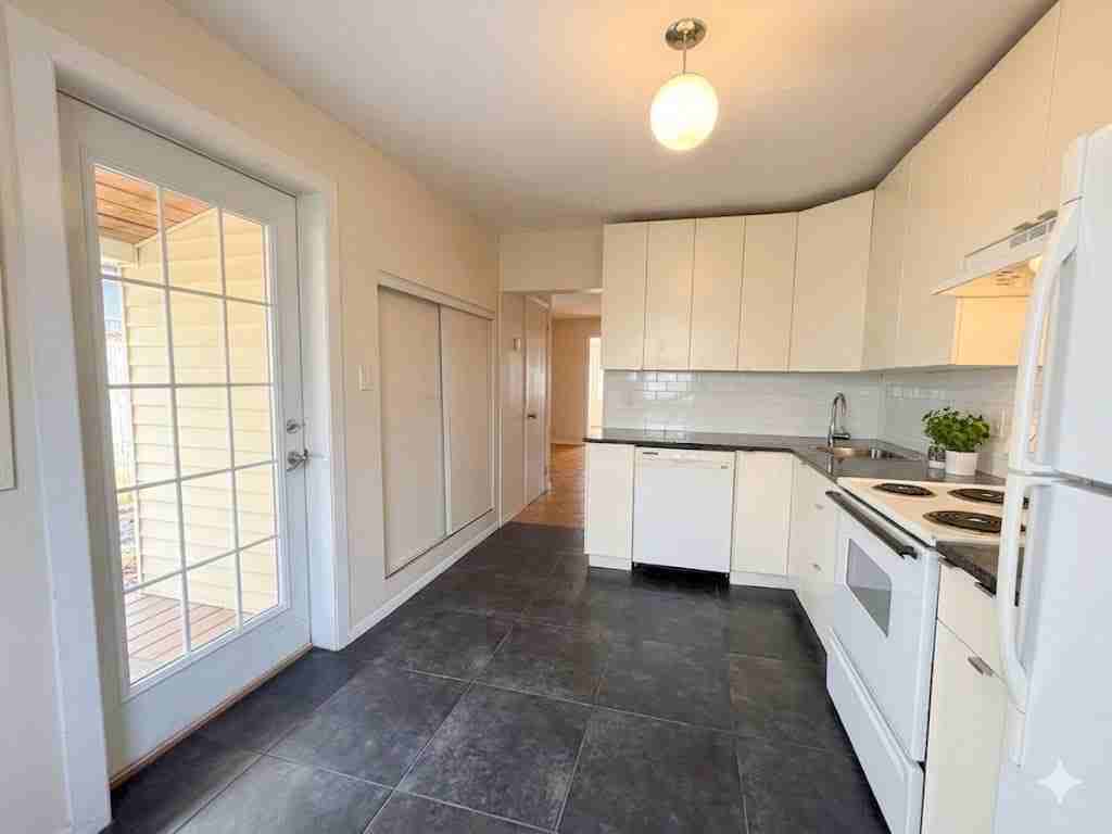 57 Adeline St, Ottawa, ON K1S 3L2, CAN