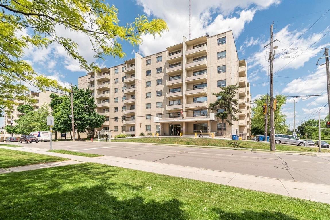 Wilshire East Apartments