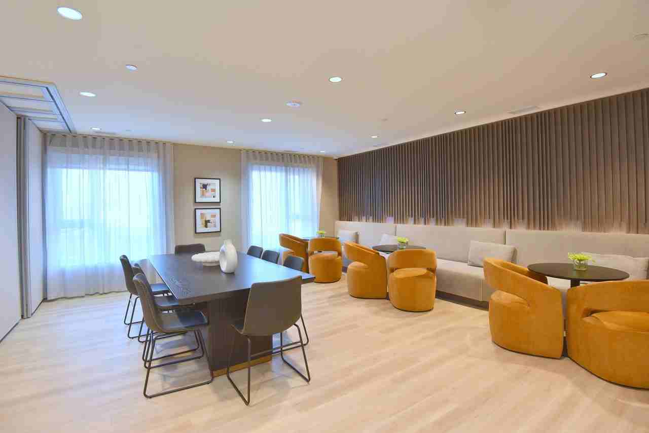 Roxy Apartments