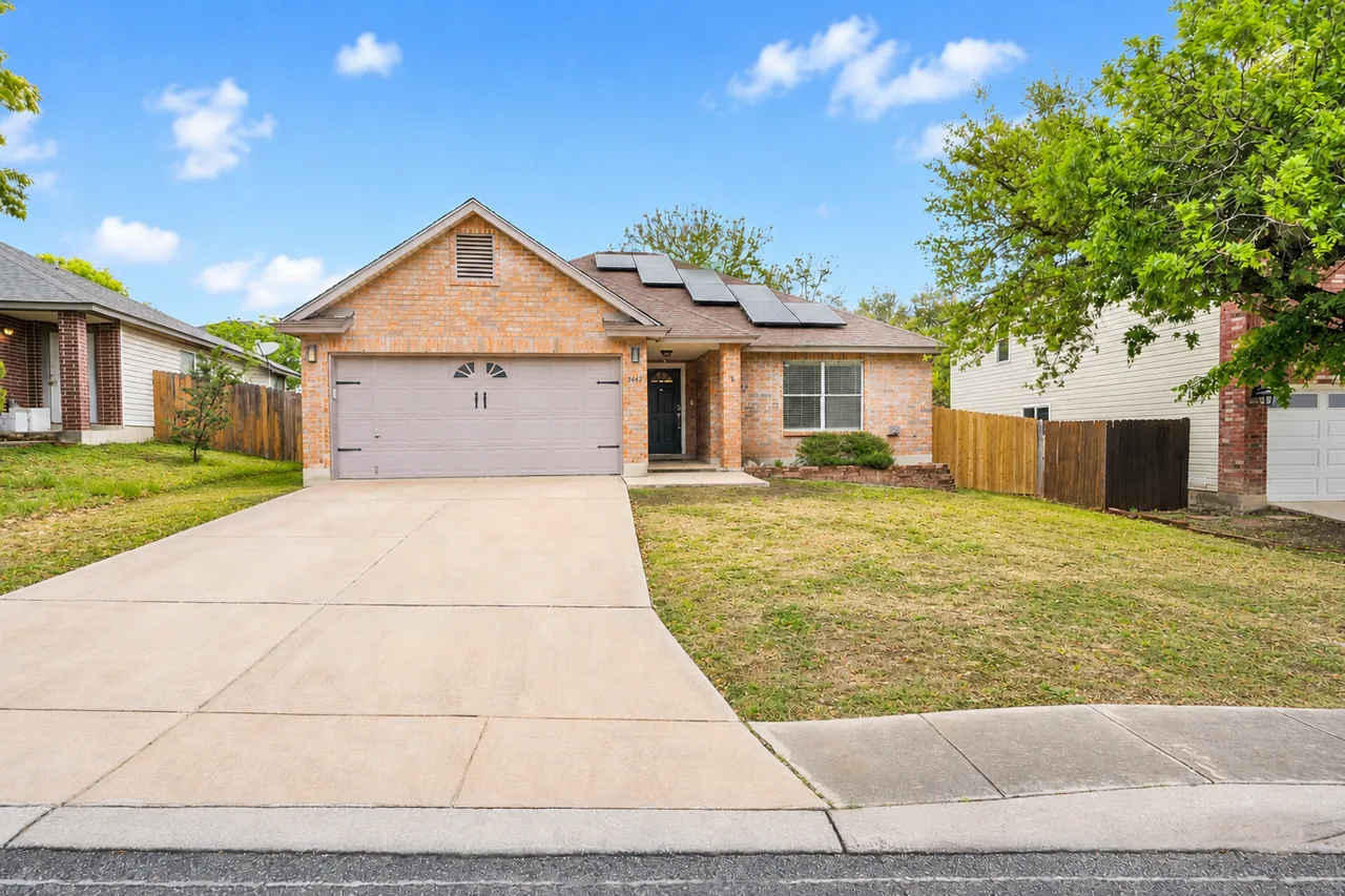 9443 Sycamore Brk, San Antonio, TX 78254, USA
