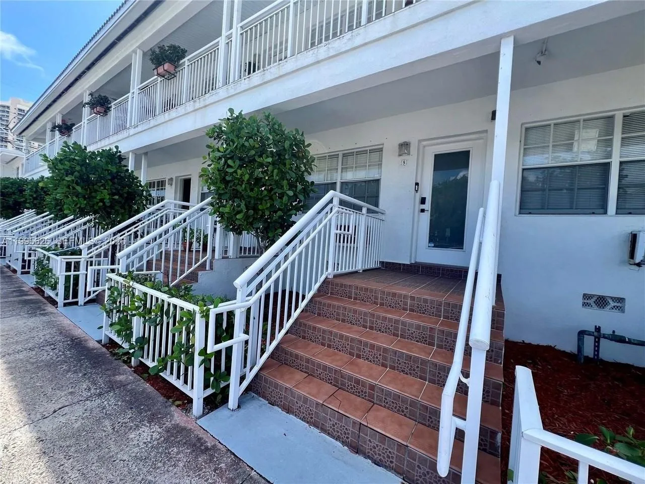 330 74th St, Miami Beach, FL 33141, USA