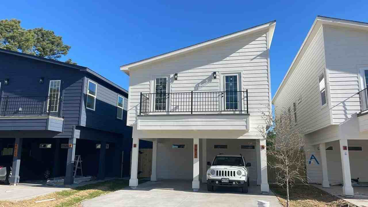 8627 Homewood Ln, Houston, TX 77028, USA