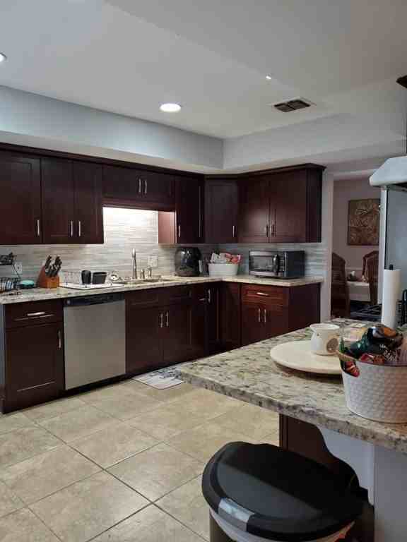 5210 Honey Cir, Houston, TX 77004, USA
