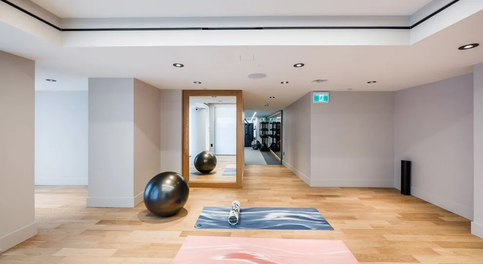 1408 Robson Street #1903, Vancouver, BC V6G0E6, CA
