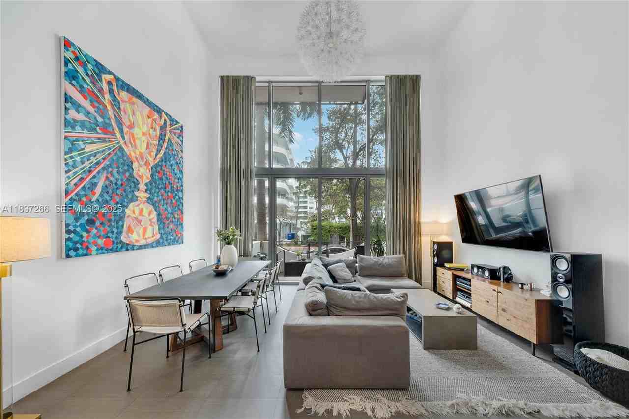 6000 Collins Avenue, Miami Beach, FL 33140, USA