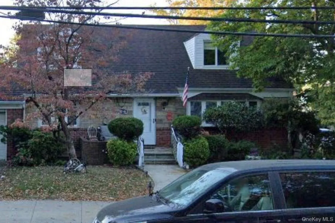 20306 53rd Ave, Oakland Gardens, NY 11364, USA