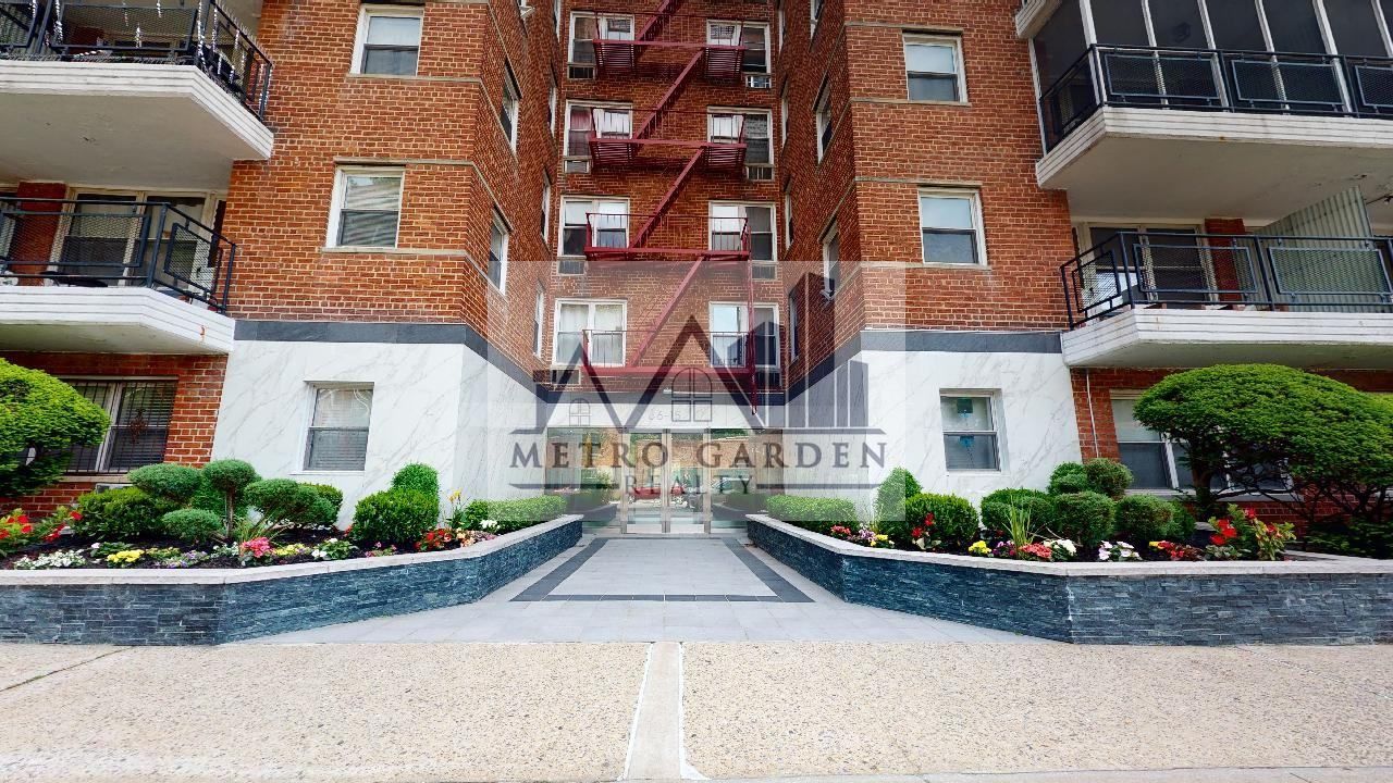 66-15 Thornton Pl, Rego Park, NY 11374, USA