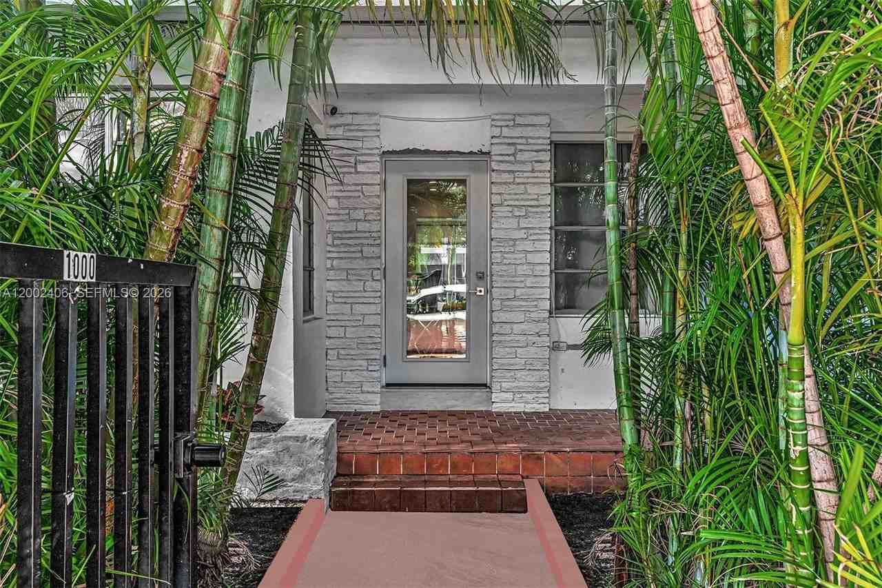 1002 10th St, Miami Beach, FL 33139, USA