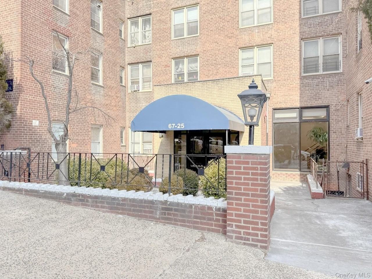 6725 Dartmouth St, Forest Hills, NY 11375, USA