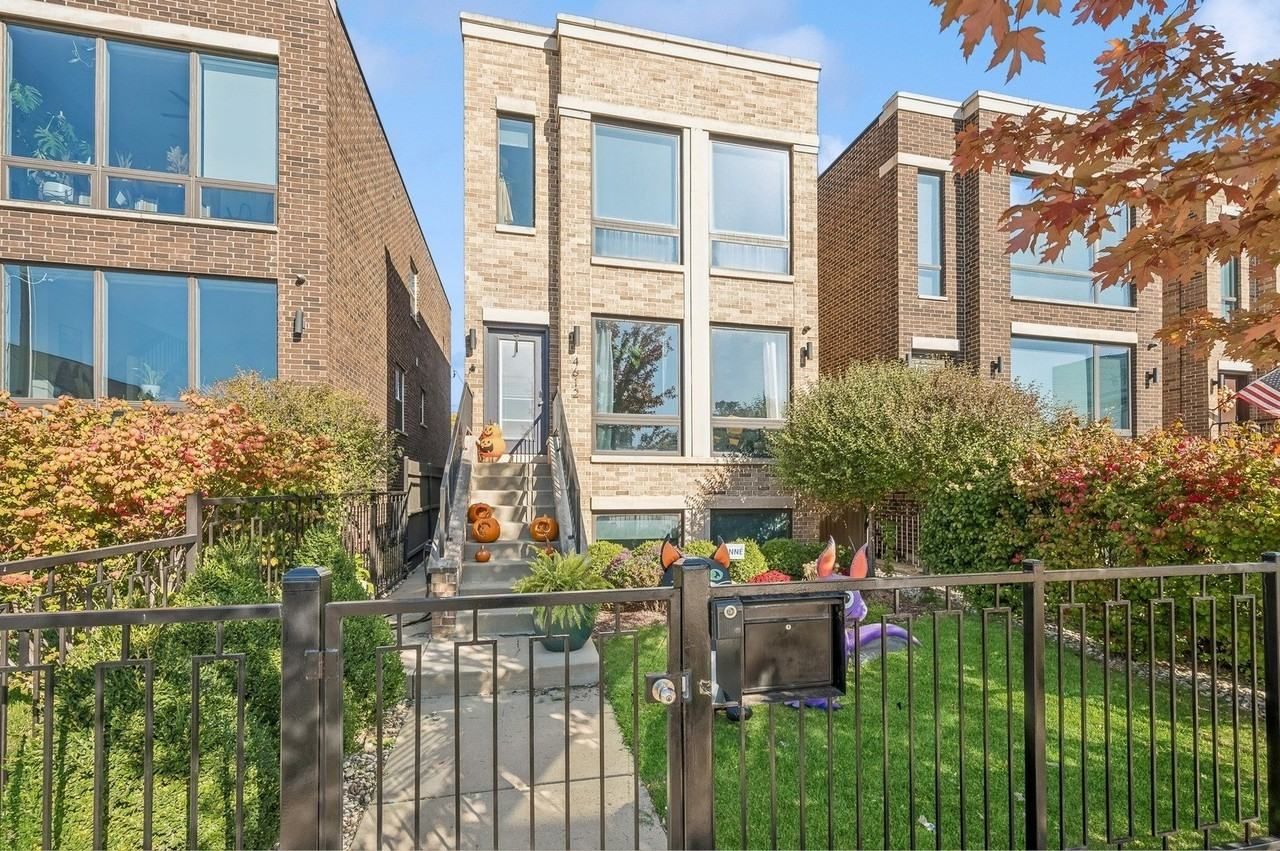 4612 W Addison St, Chicago, IL 60641, USA