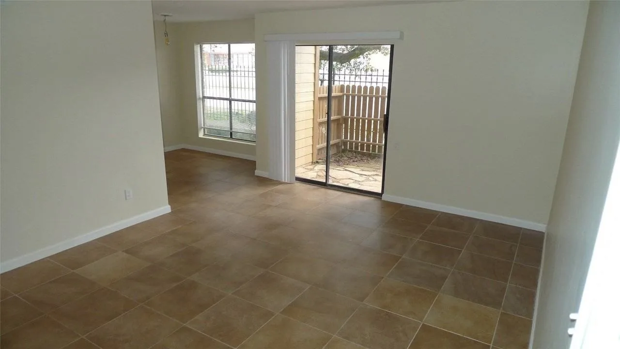 16111 Aspenglen Drive 106, Houston, TX 77084, USA