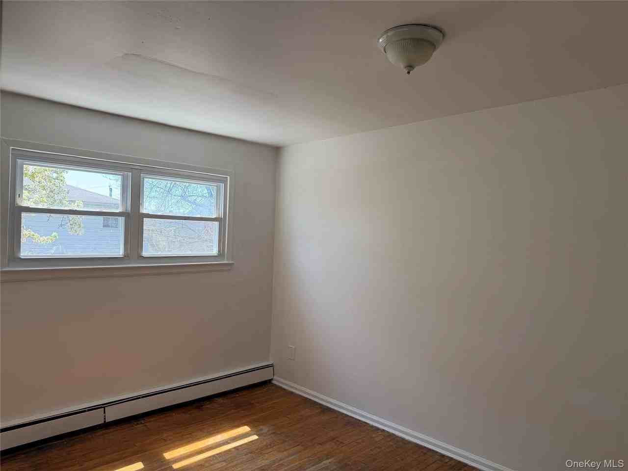 6935 De Costa Ave, New York, NY 11692, USA