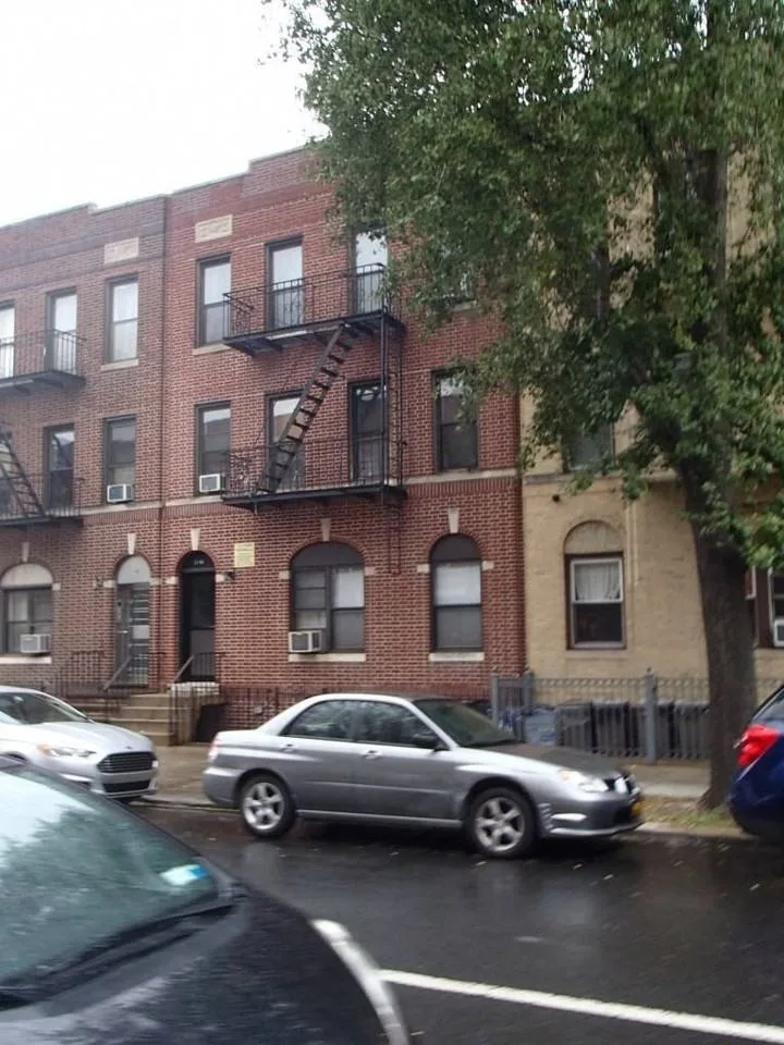 3146 35th St, Astoria, NY 11106, USA