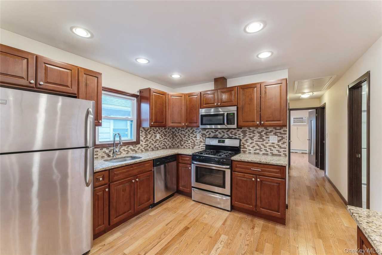 22820 Edgewood Ave, Springfield Gardens, NY 11413, USA