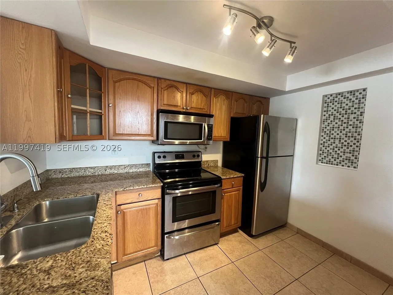 7125 Bay Drive, Miami Beach, FL 33141, USA