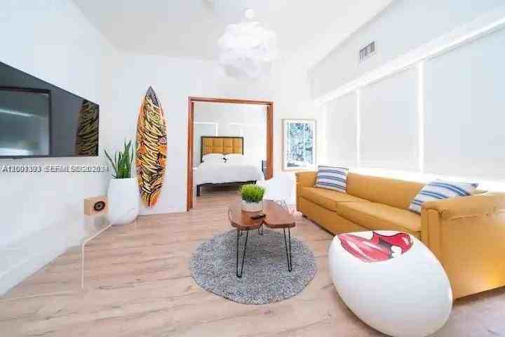 227 1st St, Miami Beach, FL 33139, USA