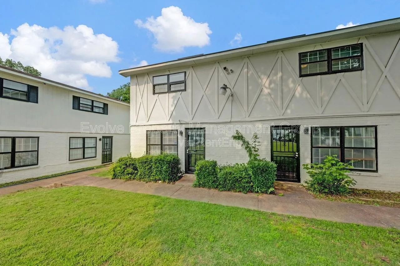 696 Hobbs Dr, Memphis, TN 38111, USA
