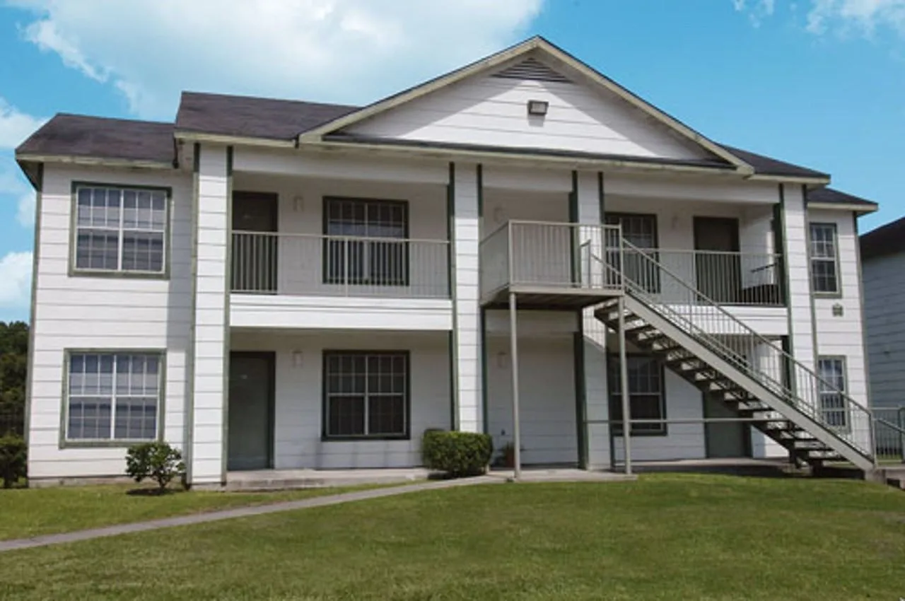 Shadow Bay Apartments