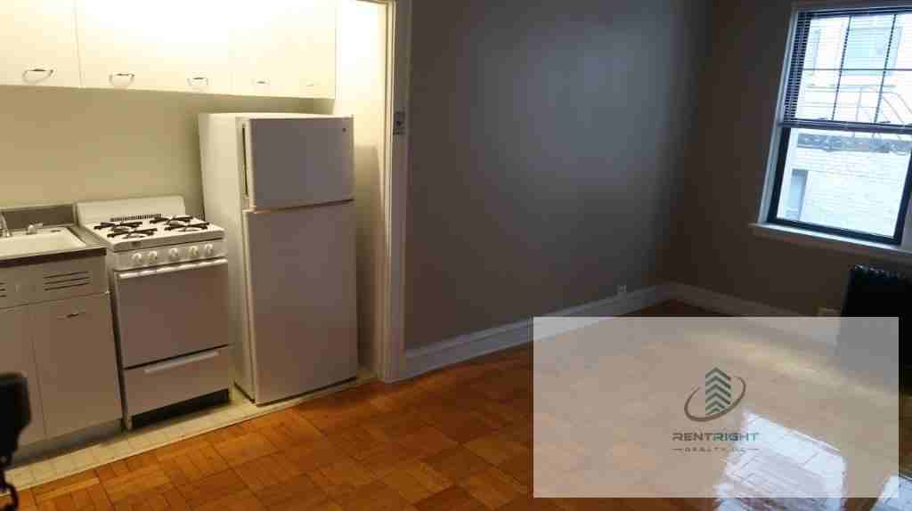 1209 W Sherwin Ave, Chicago IL 60626, USA