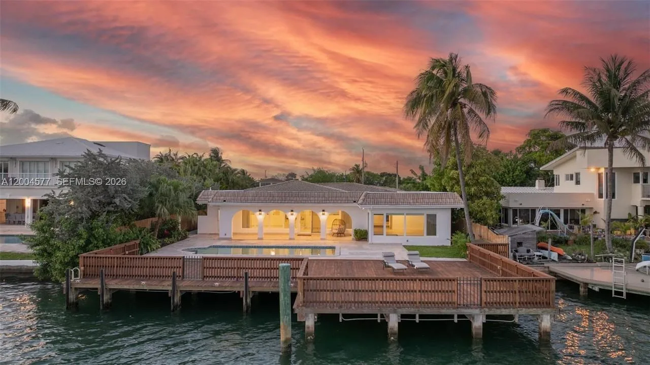 1690 Daytonia Road, Miami Beach, FL 33141, USA