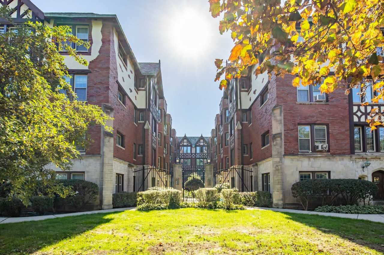 1649 West Touhy Avenue, Chicago, IL 60626, USA