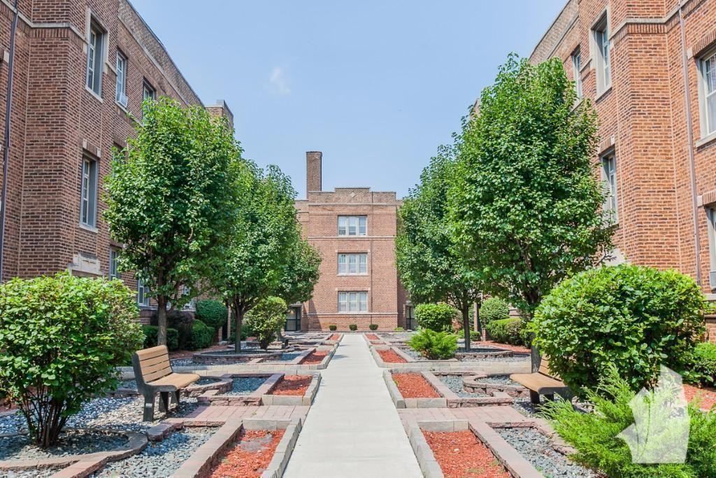 620 West Barry Avenue, Chicago, IL 60657, US