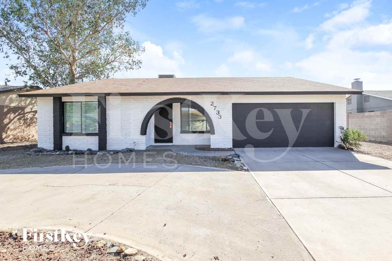 2733 W Villa Rita Dr, Phoenix, AZ 85053, USA