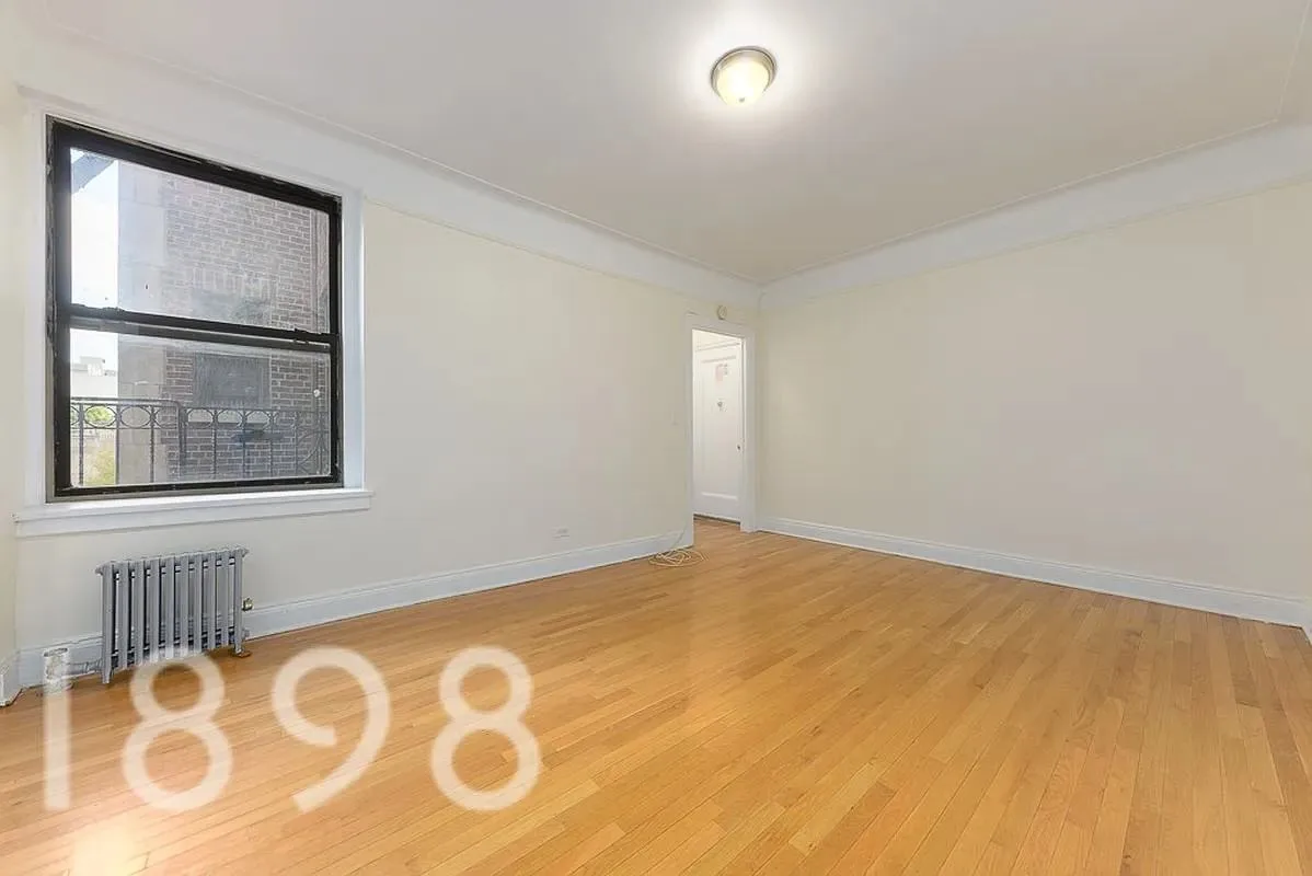 35-16 34th Street, Astoria, NY 11106, USA