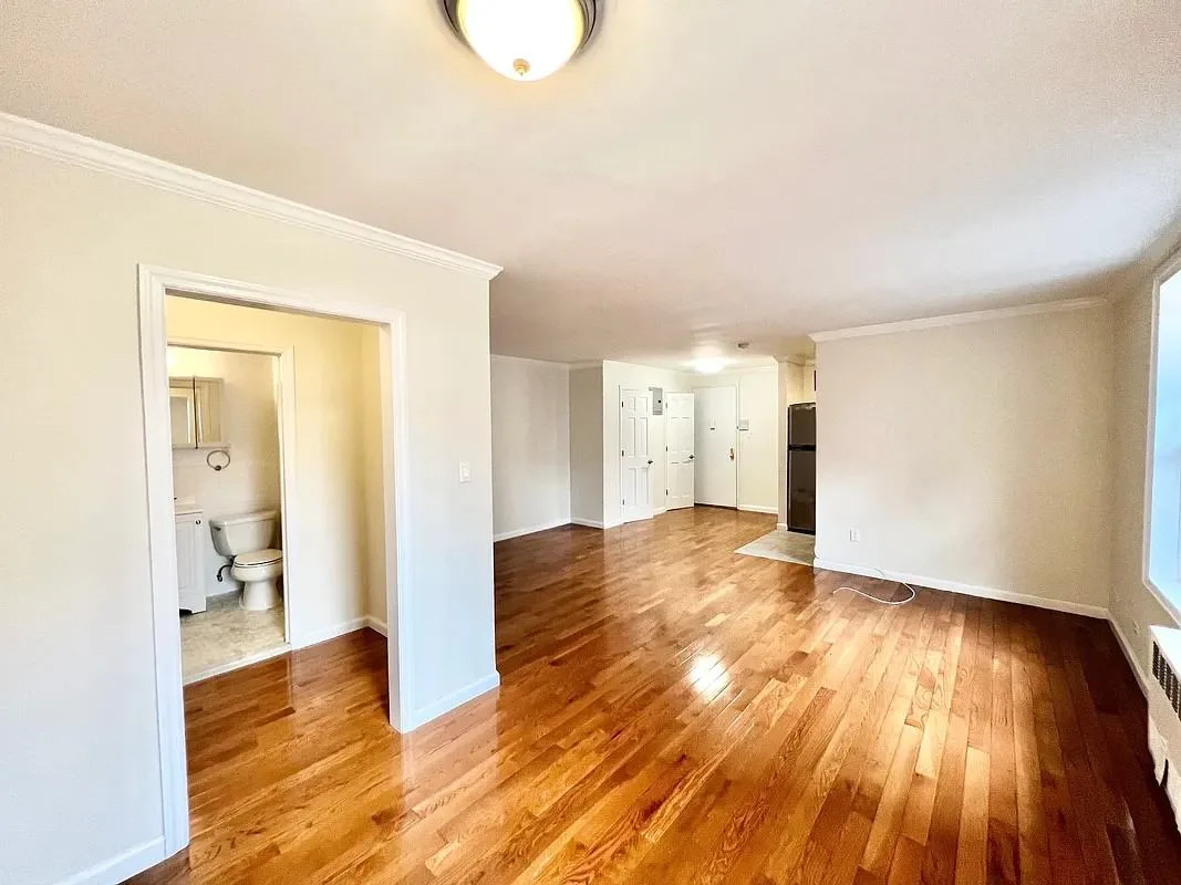 83-40 Britton Avenue, Elmhurst, NY 11373, USA