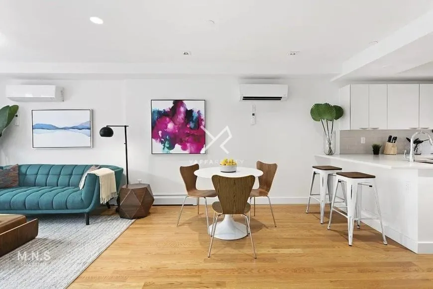 39 E 21st St, Brooklyn, NY 11226, USA