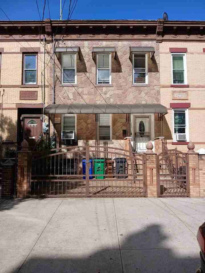 424 Van Siclen Ave, Brooklyn, NY 11207, USA