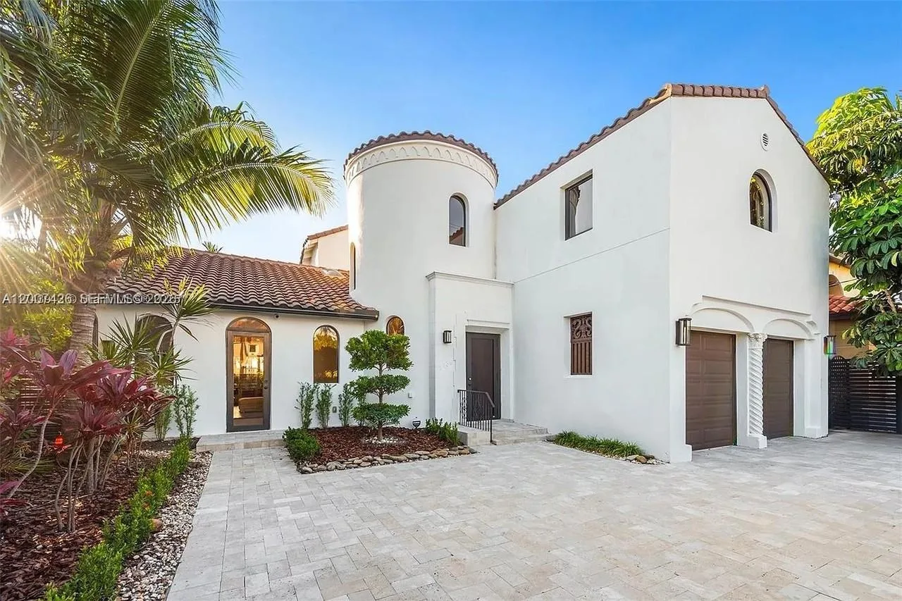 5736 Lagorce Dr, Miami Beach, FL 33140, USA
