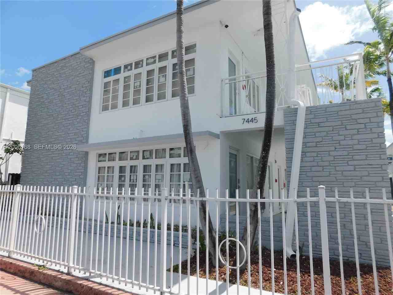 7445 Harding Ave, Miami Beach, FL 33141, USA