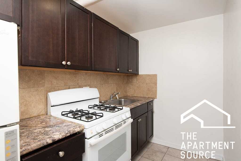 1371 West Estes Avenue, Chicago, IL 60626, USA
