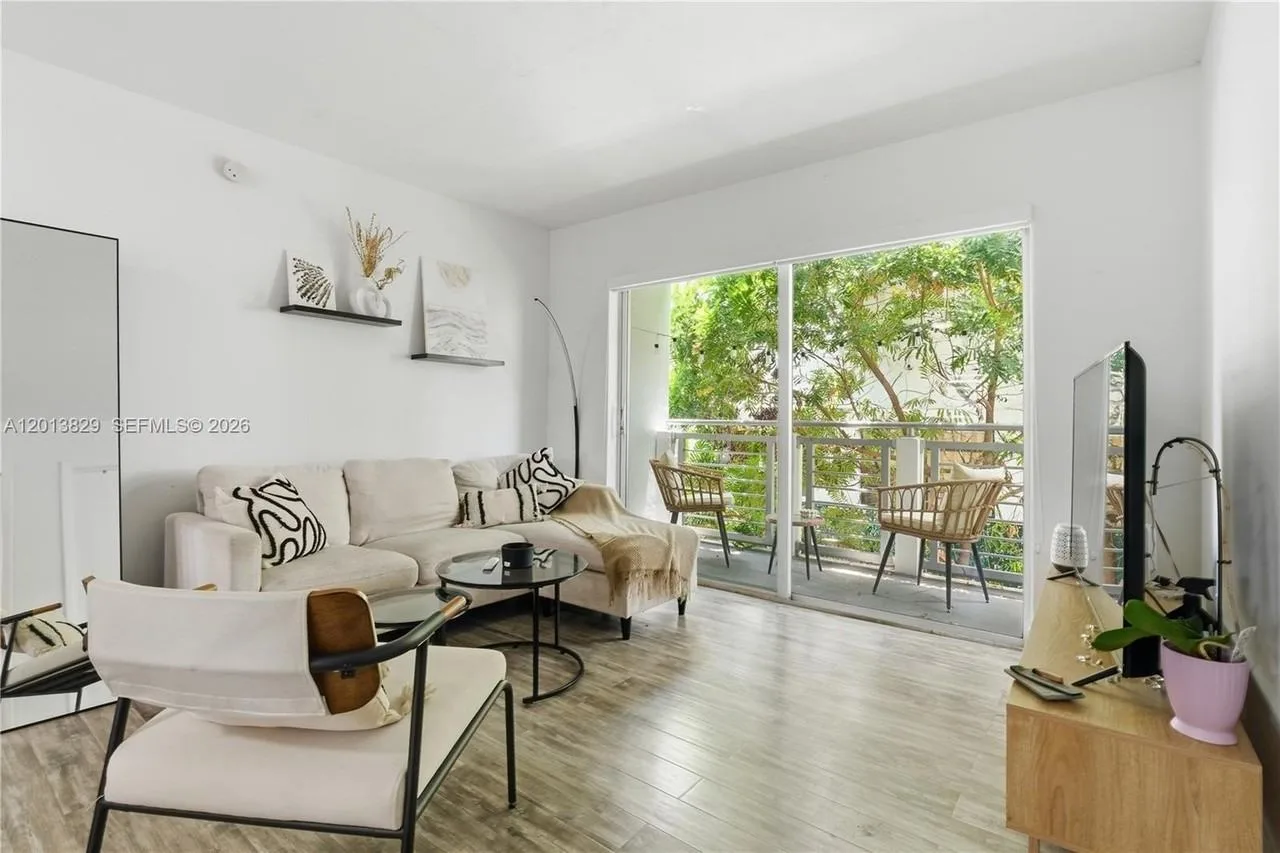 716 Michigan Ave Apt 501, Miami Beach, FL 33139, USA