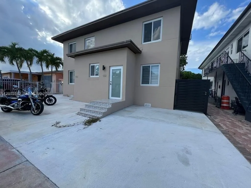 943 79th Ter, Miami Beach, FL 33141, USA