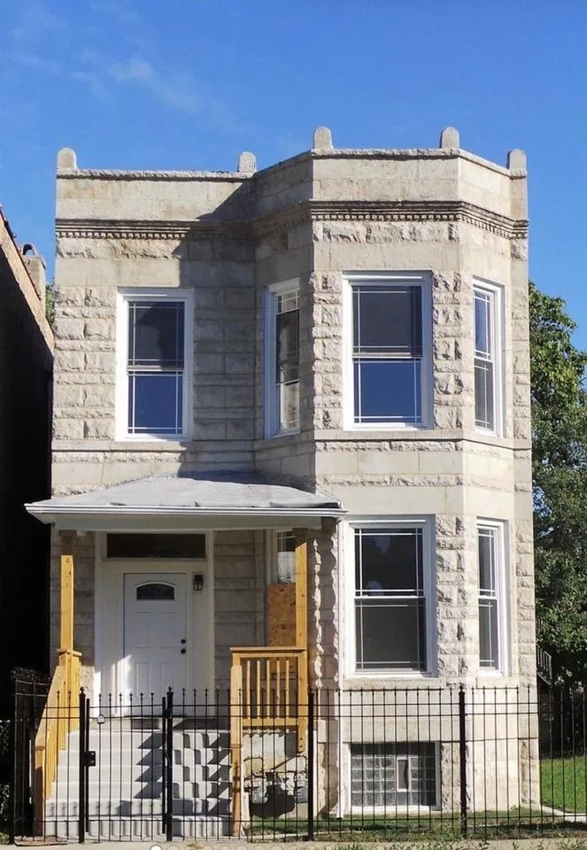 3910 W Arthington St, Chicago, IL 60624, USA