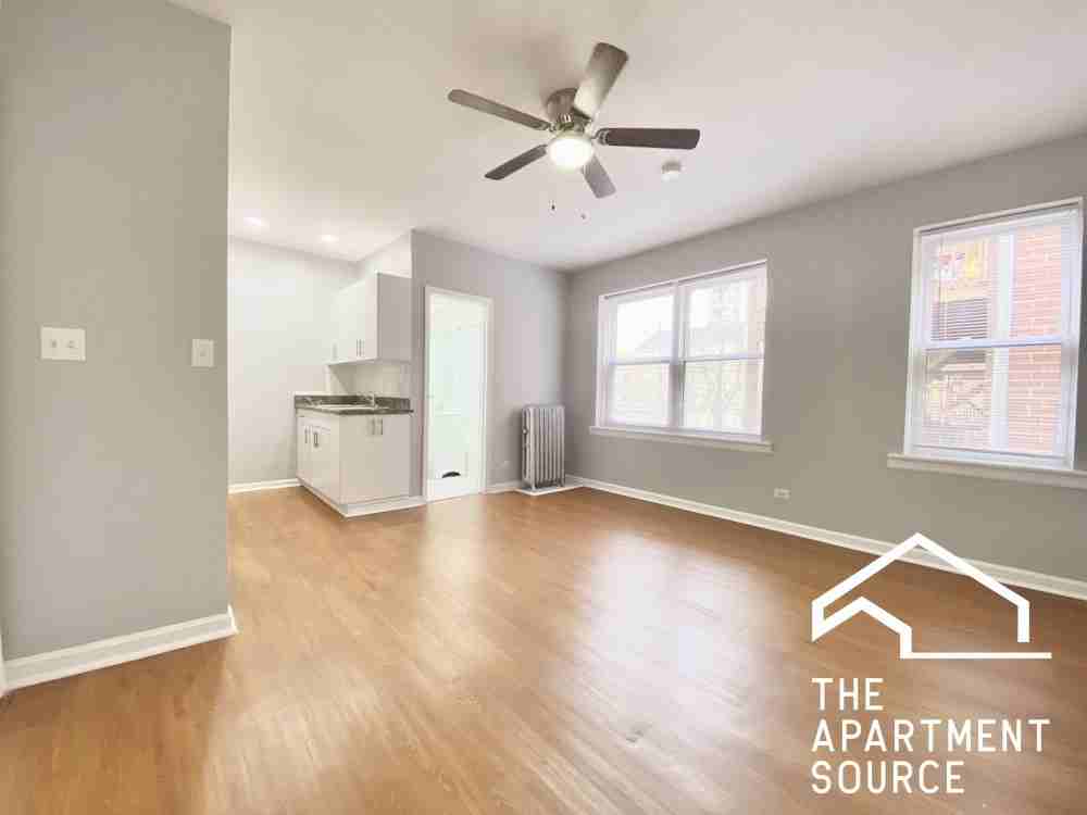 4241 N Kenmore Ave, Chicago, IL 60613, USA