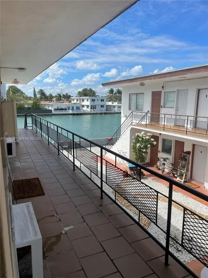 8210 Byron Ave, Miami Beach, FL 33141, USA