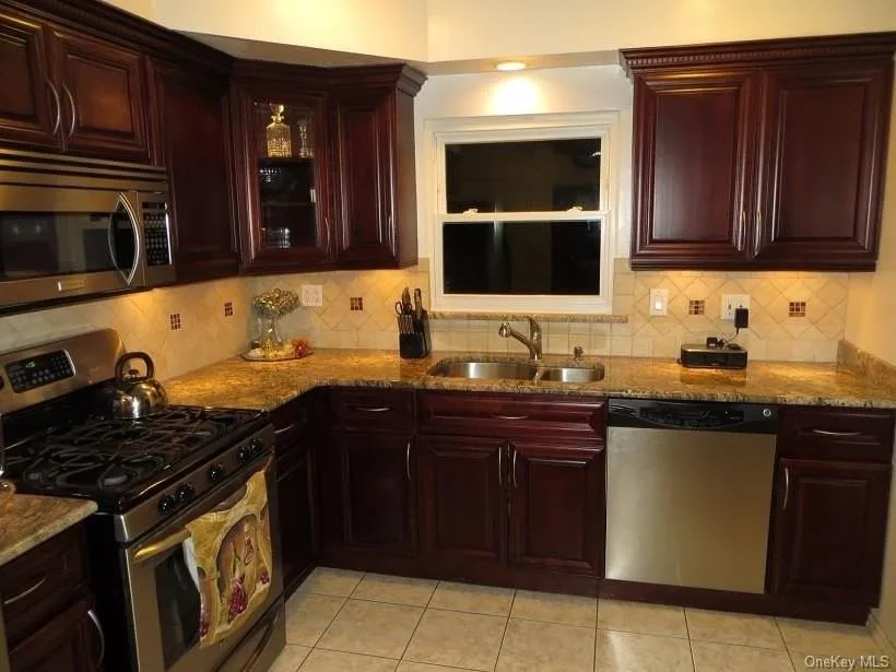 16612 Union Tpke, Fresh Meadows, NY 11366, USA