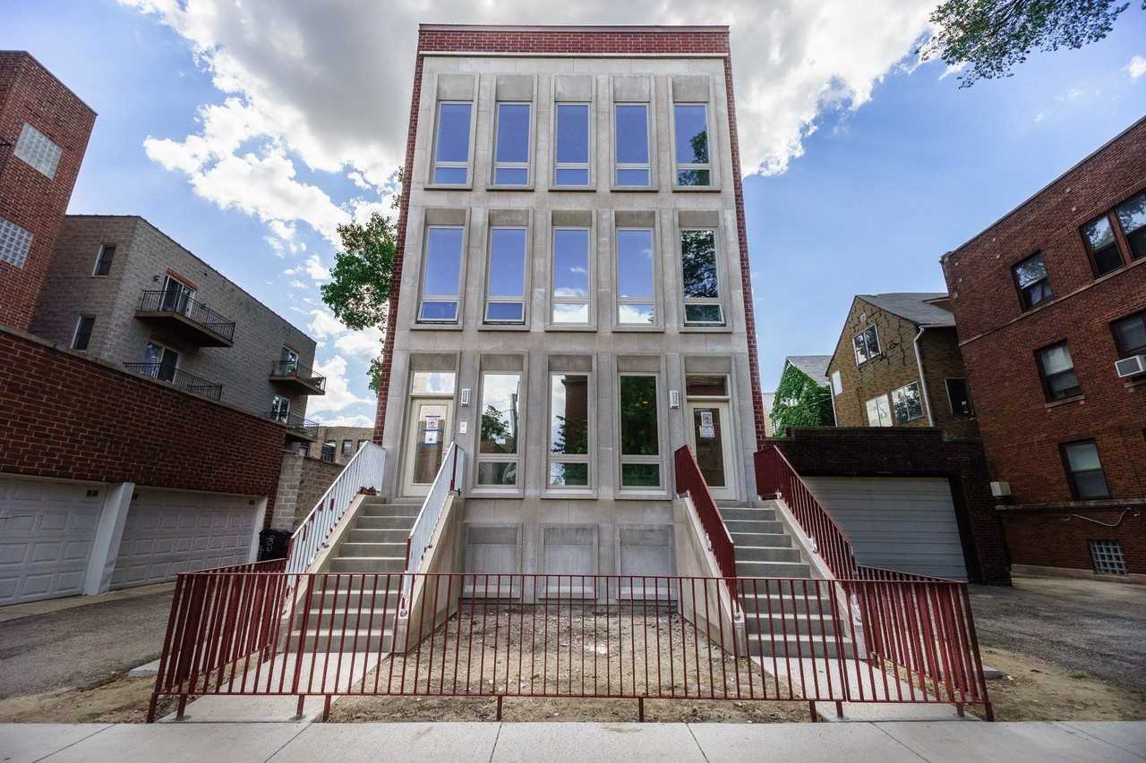 2812 N Mildred Ave, Chicago, IL 60657, USA