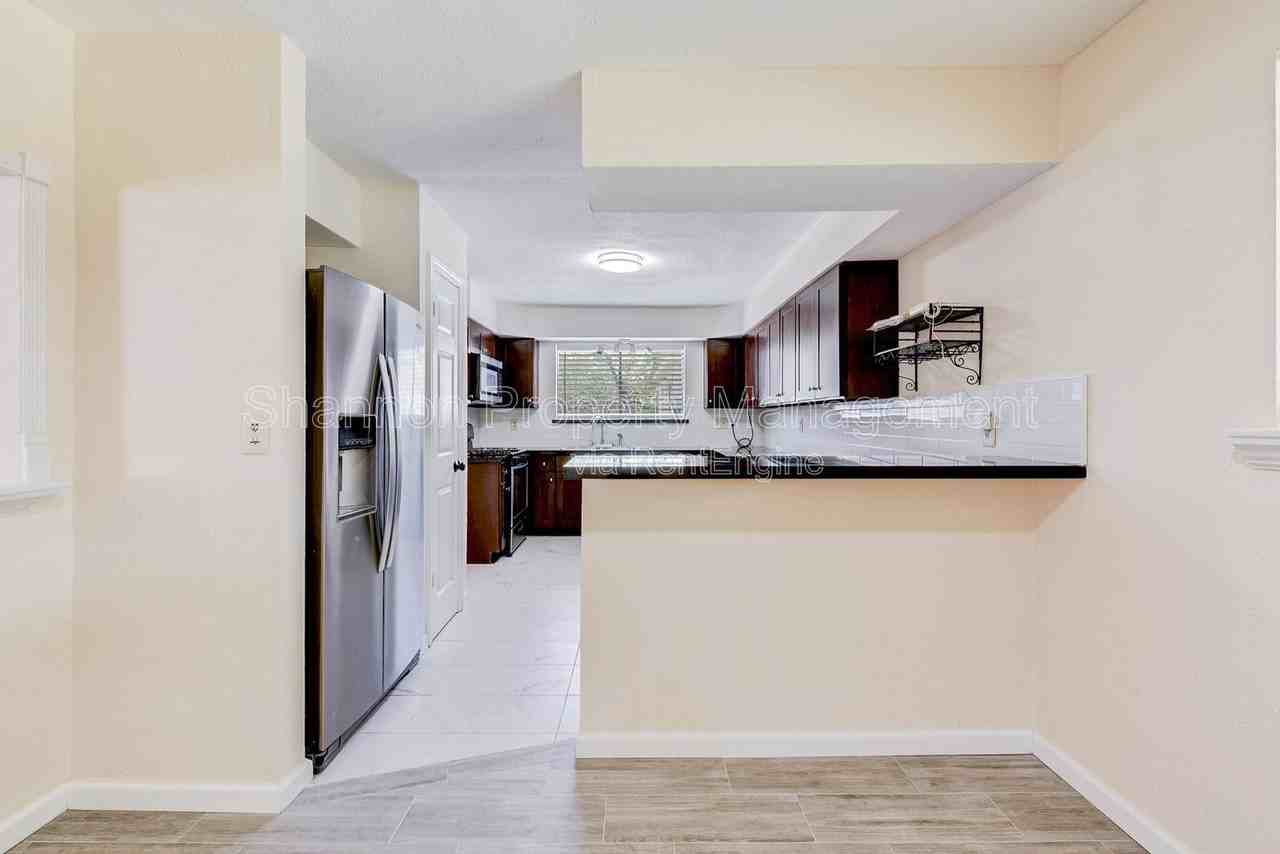 10526 Huntington Way Dr, Houston, TX 77099, USA