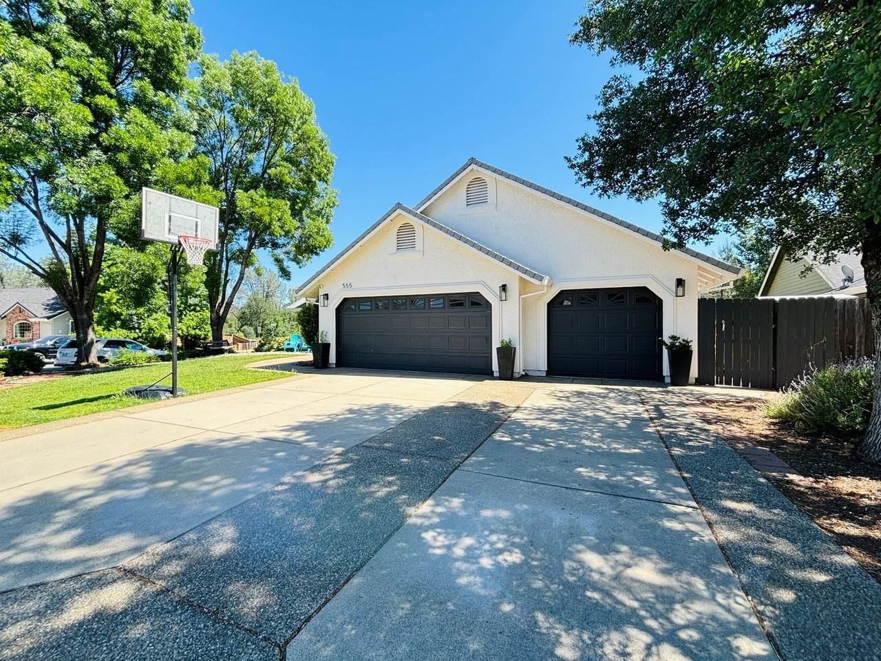 555 Reddington Dr, Redding, CA 96003, USA