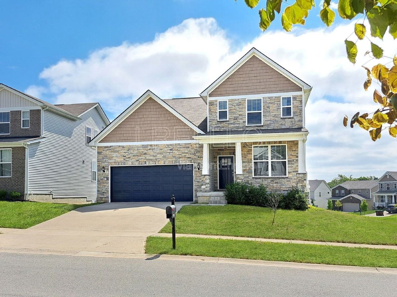 9211 Tamarack Grove Ln, Louisville, KY 40291, USA
